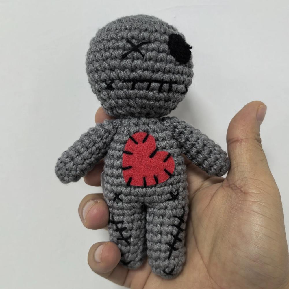Verschiedene Farben Handgemachte Thailändische Voodoo-Puppe Einzigartiges Gruseliges Horror-Party-Ornament Hexerei Scherz-Requisiten für Halloween Weihnachtsdekoration