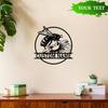 Customizable Bee Metal Sign Personalized Honeycomb Wall Art for Home Outdoor Decor Rustic Metal Cut-Out Circular Frame Gift for Gardeners Beekeepers