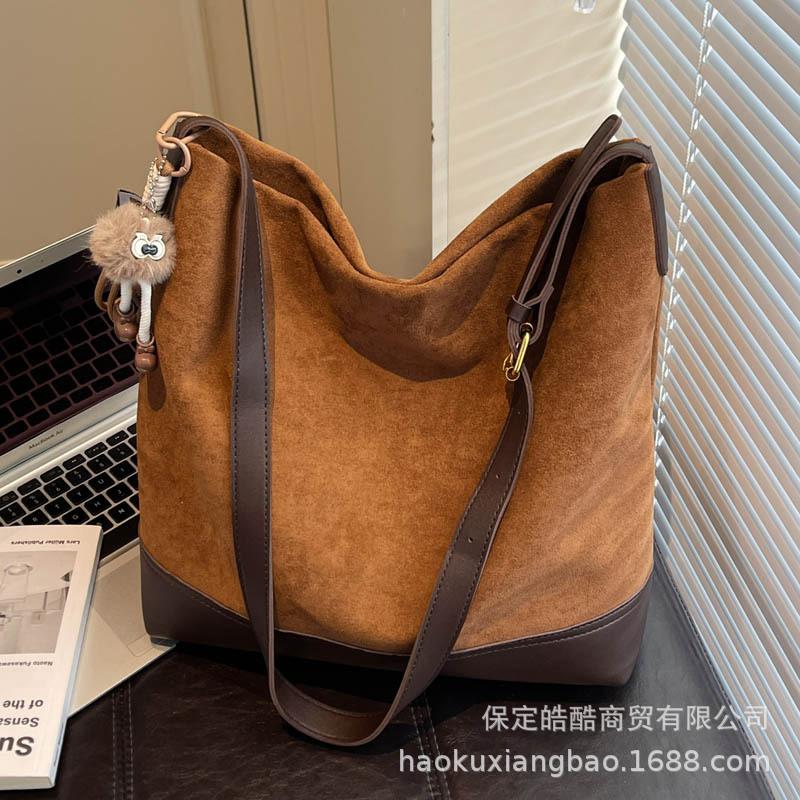 Large capacity bag women's 2025 new fashion high sense retro shoulder bag commuter versatile messenger tote bag