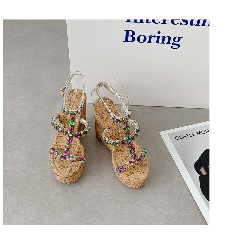 

Женские универсальные сандалии на платформе со стразами, осенние, с бриллиантами, Т-образным ремешком, модные, на супервысоком каблуке, большого размера, на танкетке, с подошвой-маффин 42 золотой