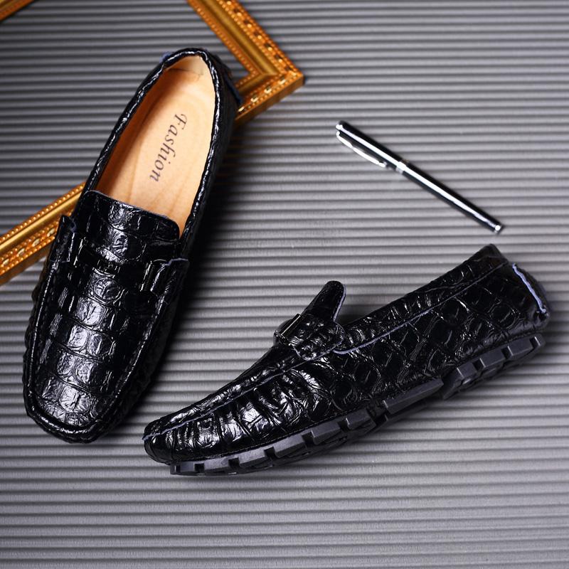 Man Casual  Boat Shoes Slip On 2022 Summer Mens Loafers Leather Flats Leisure Male Moccasins Brand Comfortable Driving Shoes Men