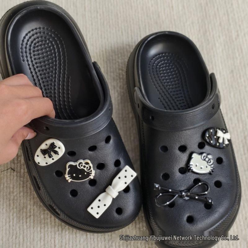 Luksusowy zestaw akcesoriów Crocs z motywem kotka: Zdejmowane ozdobne klamry do sandałów dla dziewczynek