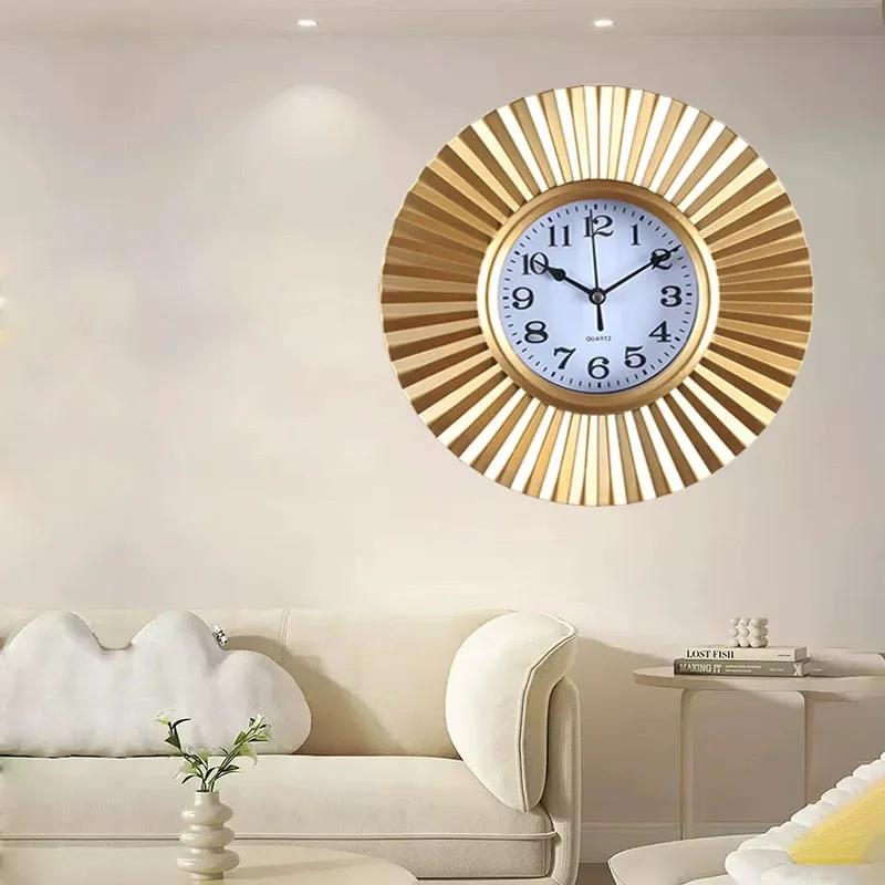 Creative Entrance Decoration Clock Wall Clock Living Room Home Creative Light Luxury Quiet Clock Hanging on The Wall Atmosphere