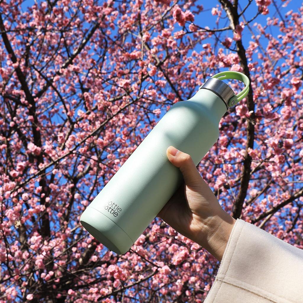 600ml Nerezová fľaša na vodu pre deti, na priame pitie, termoizolačná, udržuje nápoje horúce alebo studené, prenosná, štýlová, obsahuje kefku na fľašu, zelená