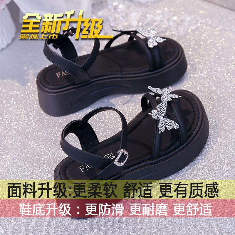 

Rhinestones with skirts, beach fairies, wind sandals, women s summer wear 2025 new muffin thick-soled heightening cool slippers 35