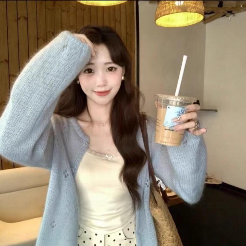 Wear In Early Autumn with a Sense of Atmosphere, Gentle Wind, Long-sleeved Knitted Cardigan, Top, Hollow Crochet, and Sweater Jacket.