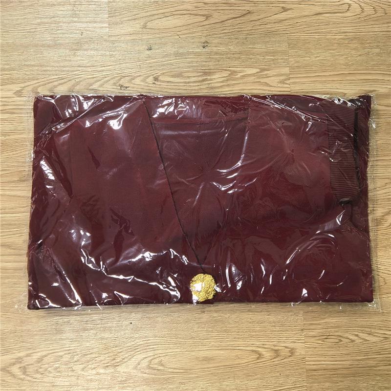 Completo estivo da donna con top lavorato a maglia senza maniche e pantaloni a gamba larga