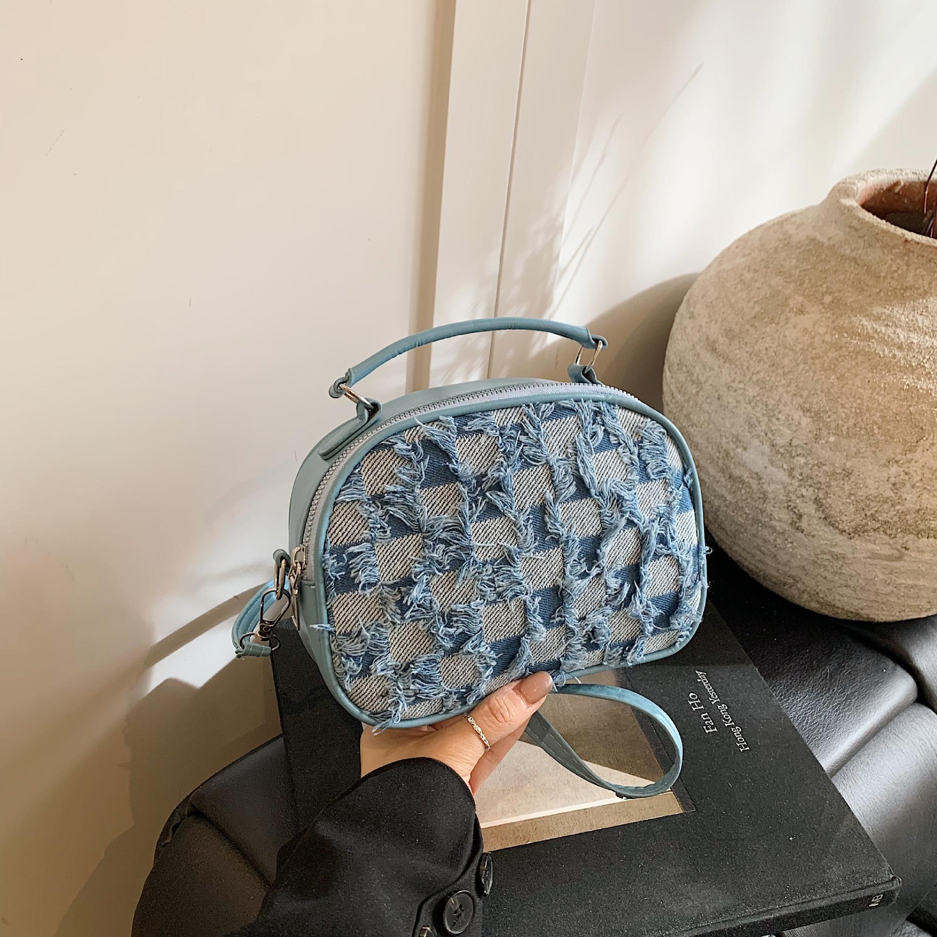 

Color rendering bag women s spring tide fashion messenger small round bag versatile foreign style niche shoulder bag светло-синий