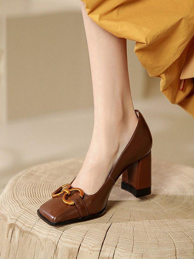 French design sense retro single shoes women's 23 spring and summer white women's shoes metal buckle temperament square head high heels
