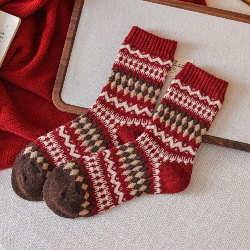 Noworoczne Czerwone Skarpety, Skarpety Fair Isle, Jesienno-Zimowe Zagęszczone Wełniane Skarpety do Połowy Łydki, Retro w Kształcie Diamentów