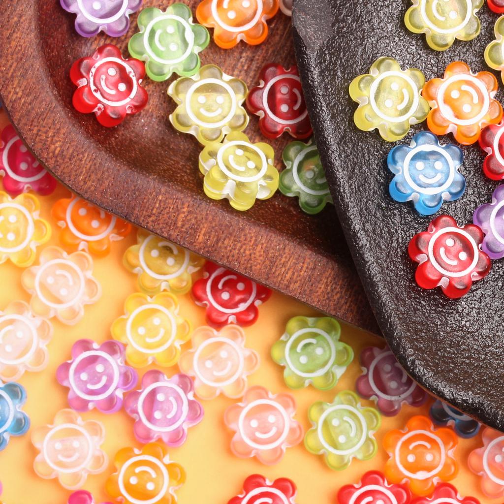 30 Stück 10mm Gemischte Farbe Blume Lächeln Lose Perlen Mode DIY Schmuckzubehör für Armbandherstellung