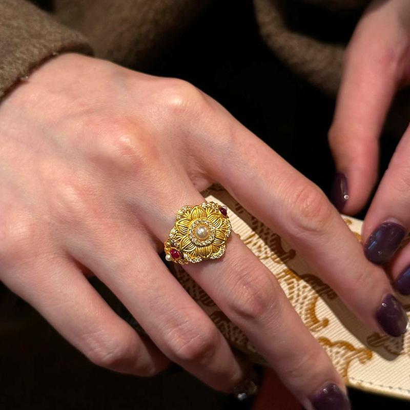 Classic antique gold craftsm hibiscus flower pearl Female Ring set with diamonds red gorgeous palace style gift