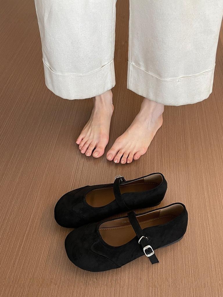 Korean Round-toed Ugly Cute Beanie Shoes Women's Shoes 2025 Autumn and Winter New Korean Version of One-line Strap Flat Mary Jane Single Shoes