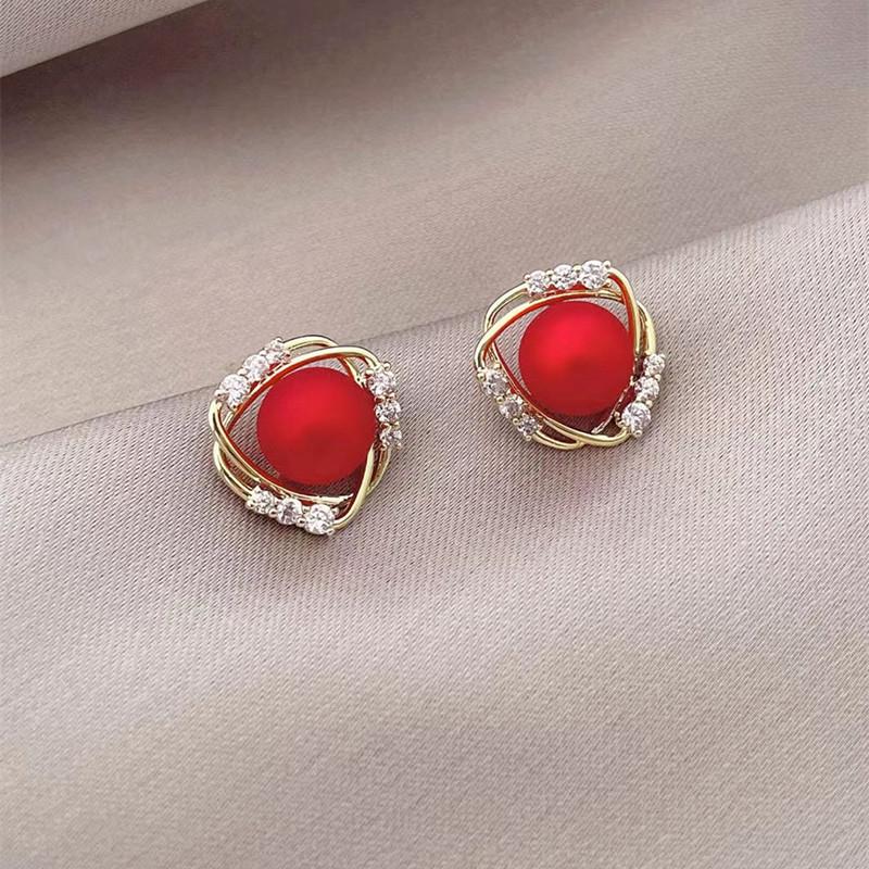 Korean Elegant Pearl Stud Earrings for Women: Versatile, High-Class Style Jewelry