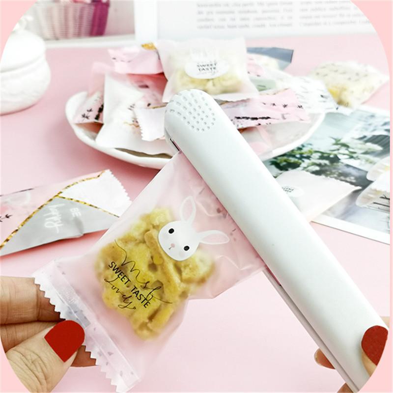 100 Stück Neue Schneeflocken-Knusperverpackung Blumentee Kekse Nougat Maschinell versiegelt Transparente Gefrostete Beutel Weihnachtsgeschenkverpackung