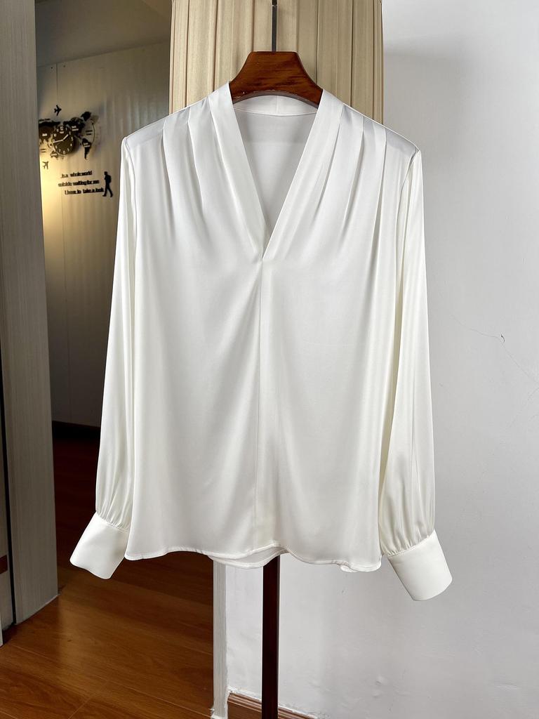 Women's Elegant V-neck Silk Pullover Shirt, Long Sleeve, Loose Fit, Slimming, Mulberry Silk, Perfect for Spring/Summer Commuting.