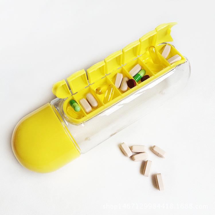Multifunctional Water Bottle with 7-Day Pill Organizer - Portable and Convenient for Outdoors