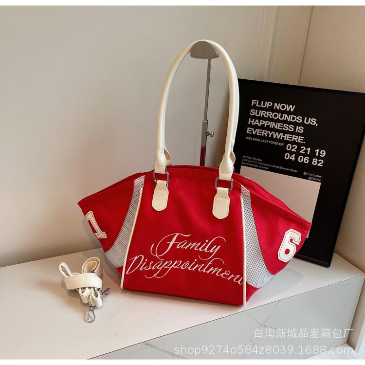 

Korean niche letter embroidered tote bag 2025 new shoulder handbag large capacity travel underarm bag for women бордовый