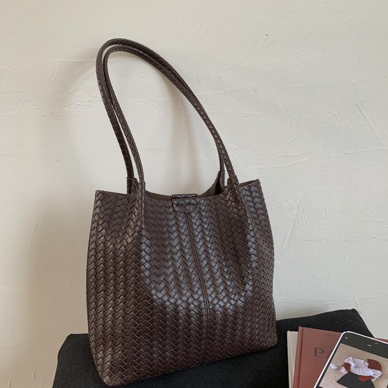 Fashionable Large Bag for Women Commuter Single-shoulder Bag Large-capacity Textured Tote Bag