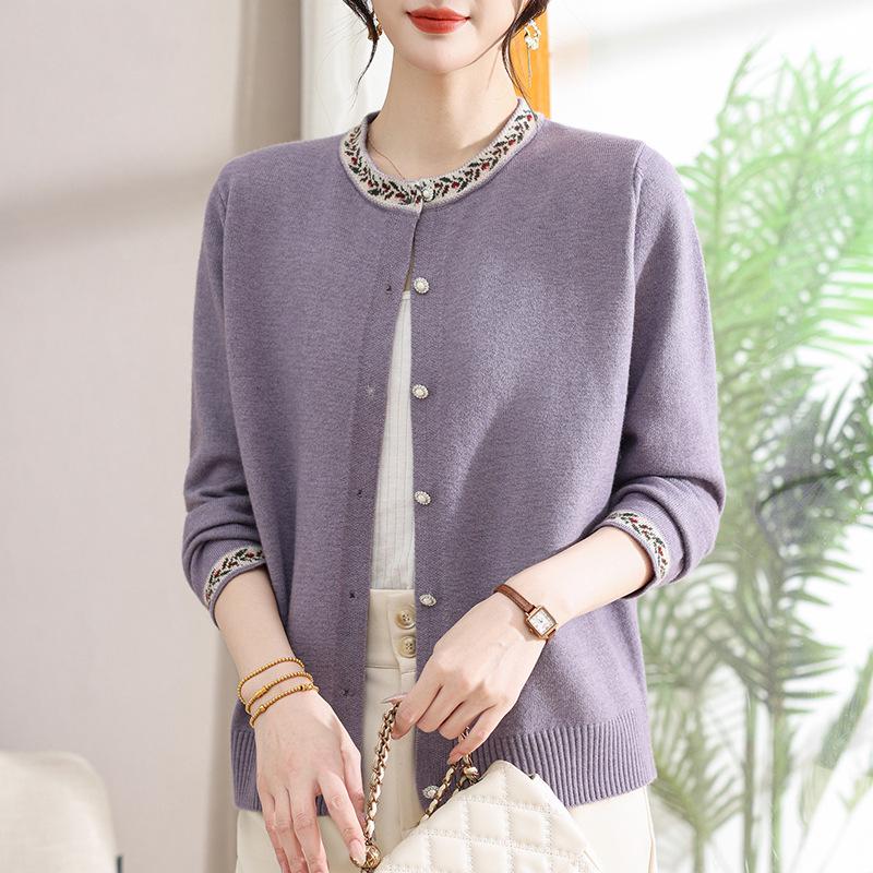 Elegant Knitted Cardigan for Middle-Aged Women (Ages 40-60), Stylish Long-Sleeve Sweater