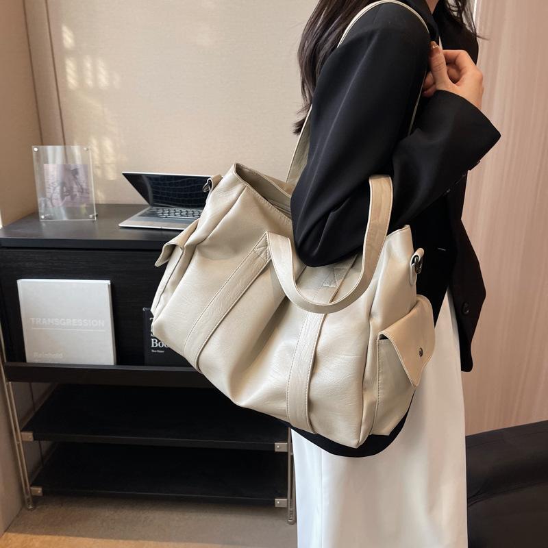 Fashion Shoulder Bag for Daily Commuting, Large Capacity Tote, Cross-body Style, Soft Leather Bag for Europe and America, Suitable for Travel