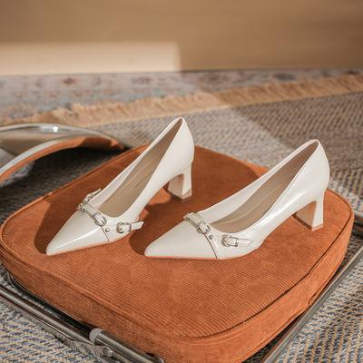 Stilvolle Damen-High Heels, dünne Absätze, vielseitige spitze High-End-Einzelschuhe aus Metall, Pendeln, neue Schnallen für Frühling und Herbst