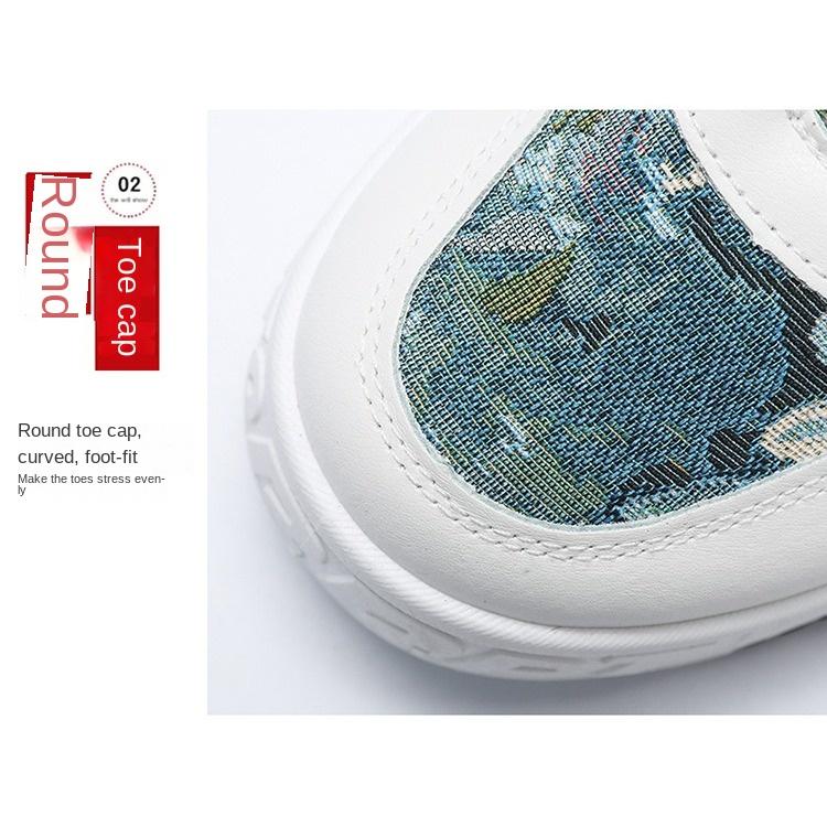 Wiosenne buty męskie oddychające wysokie buty płócienne męskie trendy All Match małe białe buty grube podeszwy sportowe codzienne buty typu board