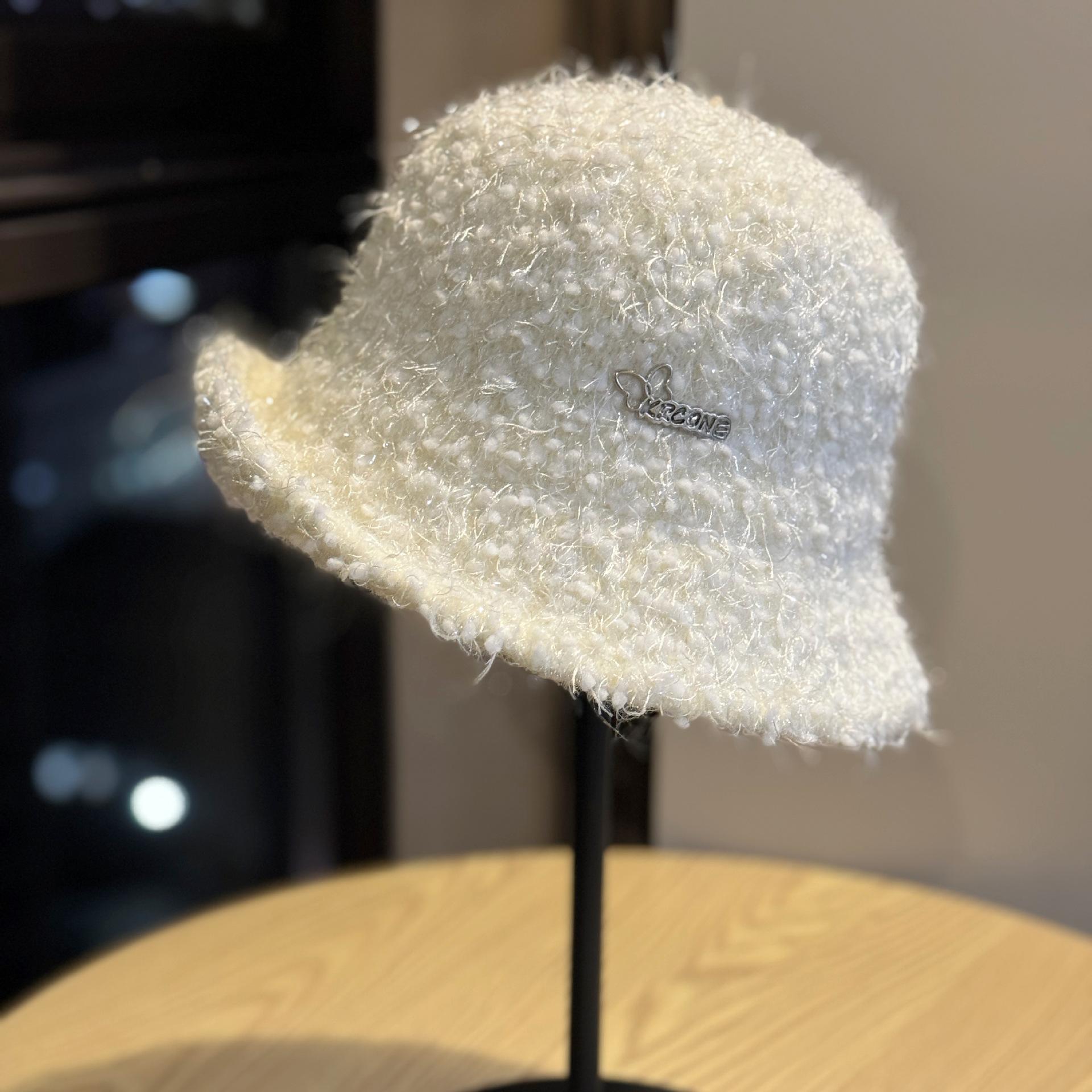 

Shiny silk patch fisherman hat for women, autumn and winter versatile fashion trend, Japanese cute style, warm bucket hat for young and middle-aged Adult54-60Adjustable білий