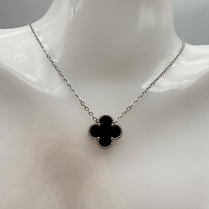 Temperament Socialite Lucky Four-leaf Clover Titanium Steel Necklace Female Internet Celebrity Light Luxury Five-flower Clavicle Ladies Necklace