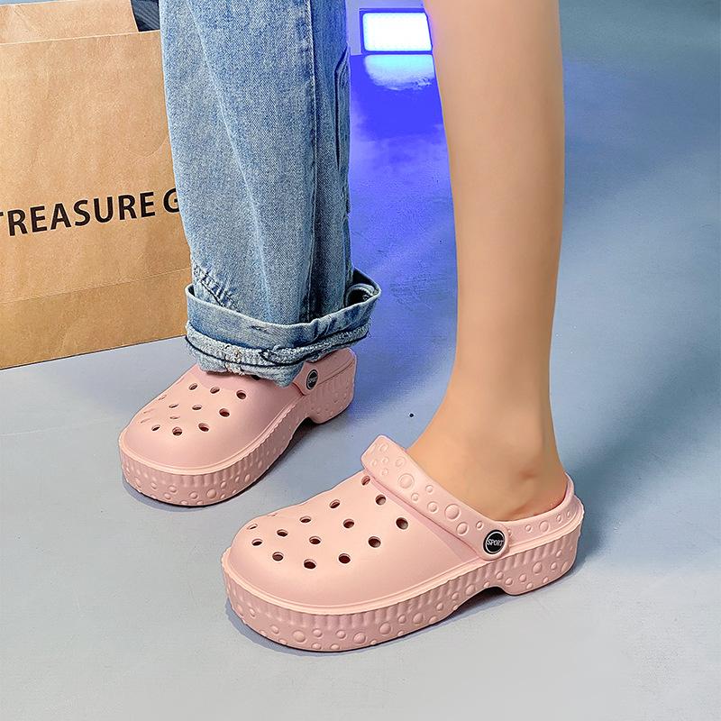 New ModelSolid Color Hole Shoes Women Wear Bag Head Slippers Step On Shit Feeling Thick Sole Non-Slip Beach Sandals Women
