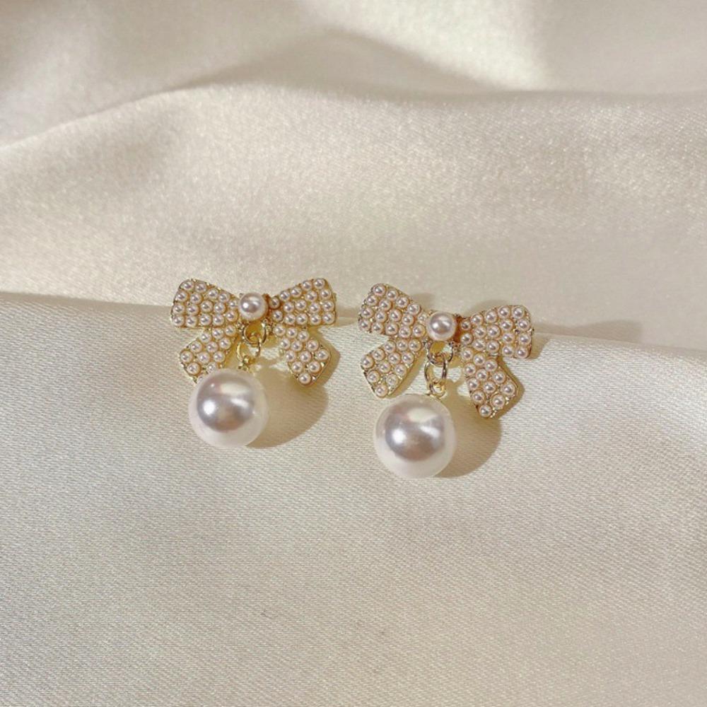 Silver Needle Diamond Bow Earrings Simple and Versatile High-quality Stud Earrings Women's Niche Light Luxury High-end Earrings