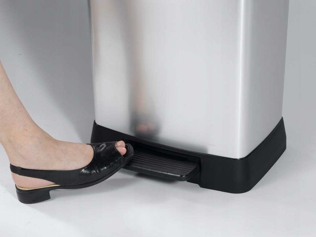 CURVER Mülleimer metallisiert mit Pedal 50 L