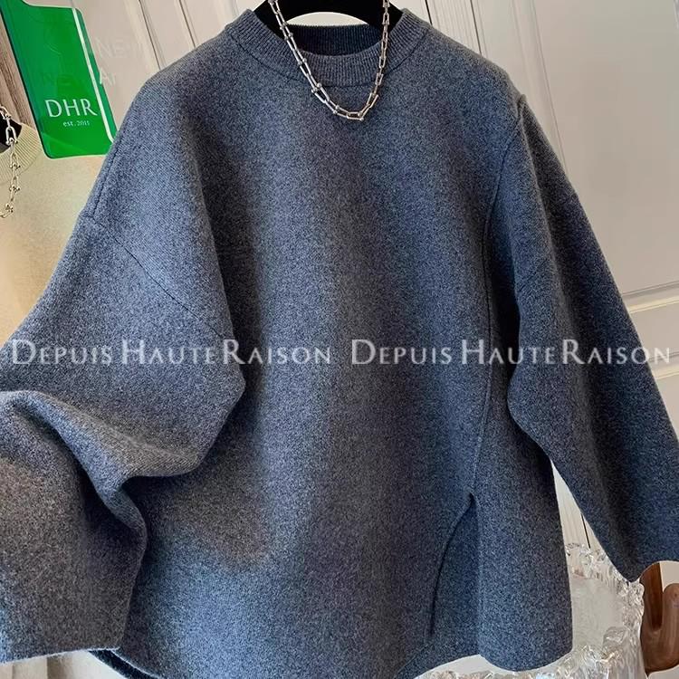 2025 Autumn/Winter Plus-Size High-End Lazy Style Casual Slit Knit Top for Women