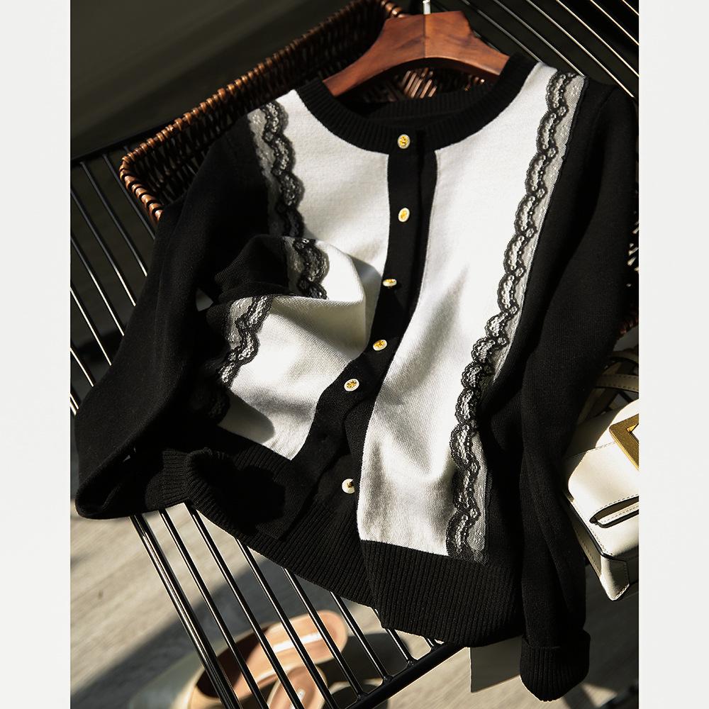 2025 Damen Frühling & Herbst Koreanischer Spitzen-Patchwork Slim Fit Rundhals Strick-Cardigan-Pullover.