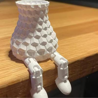 3D Printed Articulated Figure Vase: Creative Desktop Ornament & Personalized Flower Arrangement Holder
