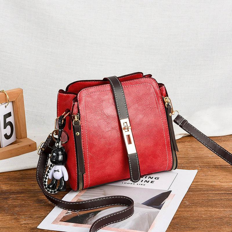 

Women s Monogram Print Bucket Crossbody Bag, Vintage Style Top Handle Satchel with Gold Lock, Adjustable Strap Shoulder Bag вина червоного кольору