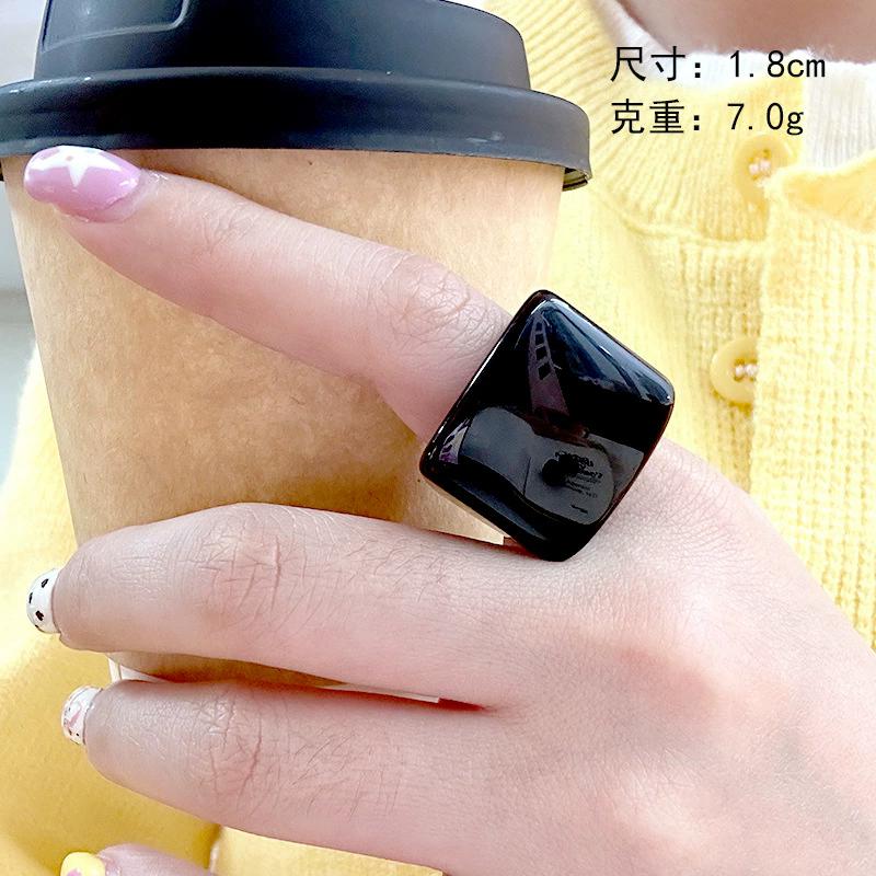 Oregelbundna Breda Stora Klumpiga Ringar för Kvinnor Vintage Akrylharts Höst Vinter Geometriska Stapelbara Finger Smycken