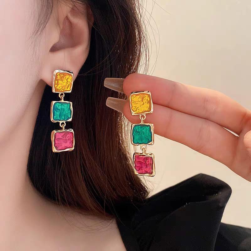 Vintage-Ohrhänger mit mehrlagigem quadratischem Muster für Damen – auffällige, unregelmäßige geometrische Ohrringe aus Metall – ein perfektes Geschenk für Partys
