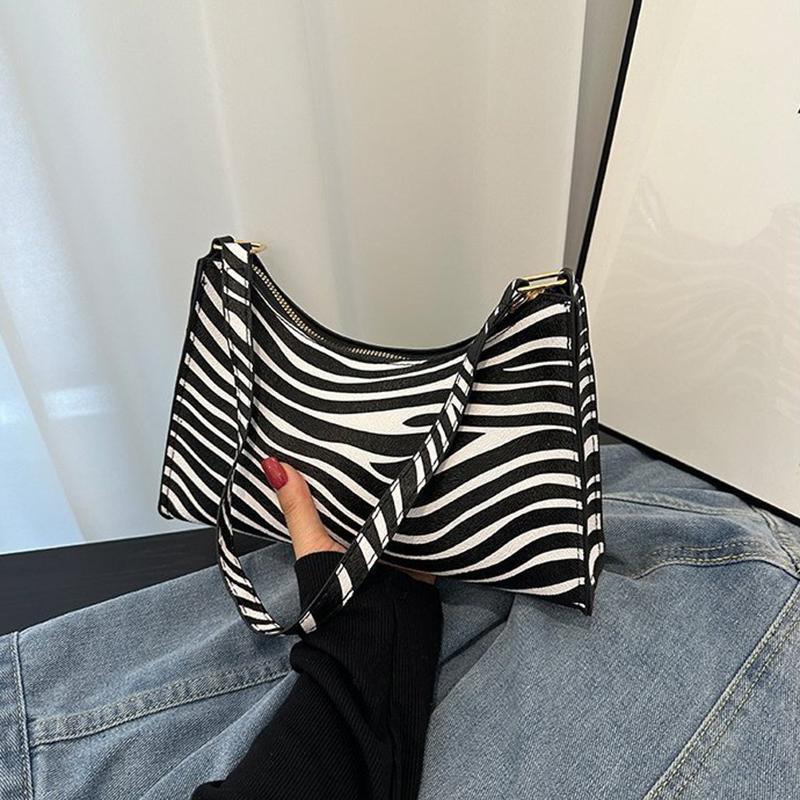 Women's Underarm Bags Autumn and Wibnter Trendy Shoulder Bag Cute Simple Handbags and Purses Female Travel Small Totes