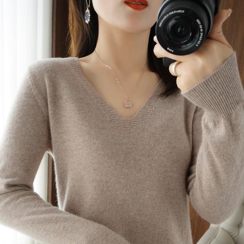 Women's V-Neck Loose Knit Sweater, Autumn/Winter 2025 New Arrival, Versatile Plain Long Sleeve Top