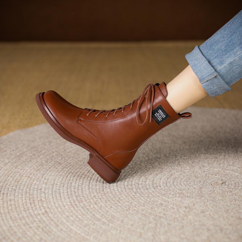 Autumn and winter Korean version of Martin boots side zipper middle heel women's boots round head rubber sole large size leather boots new medium boot