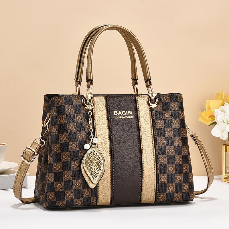 

Сумка Женская Большая Вместительная Сумка 2025 Новая Сумка для Мамы Среднего Возраста Модная Универсальная Сумка на Одно Плечо через Плечо Женская Сумка Тренд