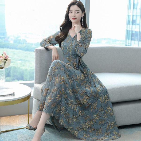 Korean Version of the New Autumn Big Swing Dress for Women's Medium and Long Styles, Thin Waist, Middle-aged Man, Mother Dress Long