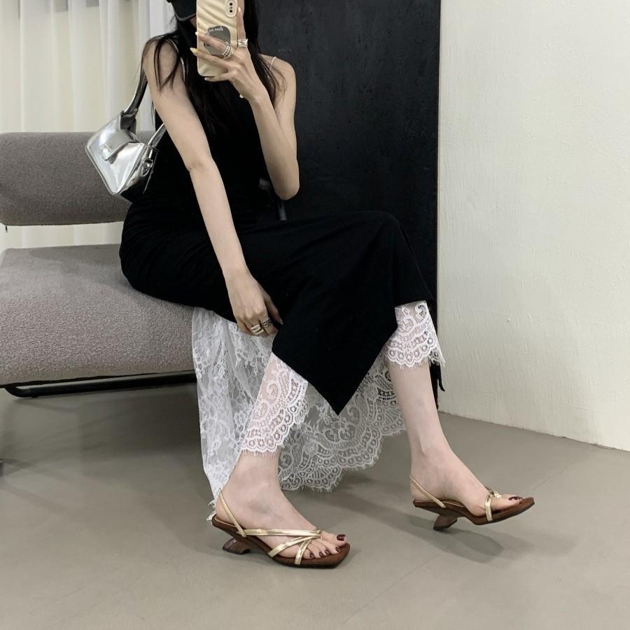 One-word with thick-heeled sandals female 2025 summer new French fairy wind open-toed mid-heeled shoes with skirt Roman shoes