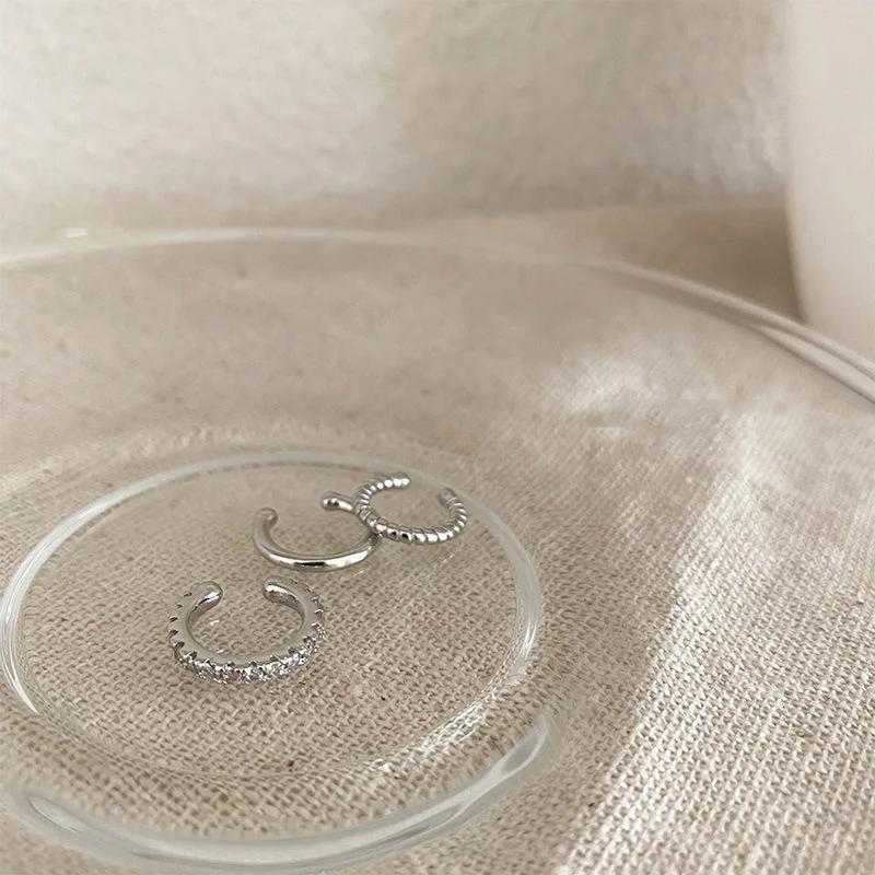 Clips Earrings for Women Unisex Minimalist Fashion Cartilage Hoop Earings Set Ear Cuff Fake Piercing Clip on Ear Jewelry