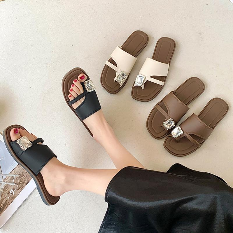 Trendy Design Slipon Sandals Minimalist Stylish Flat Slippers For Ladies Outdoor Leisure Wear