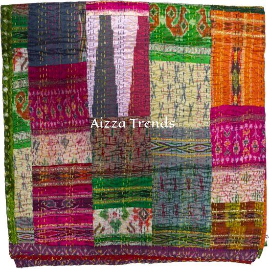 Aizza Trends Handgefertigte Patchwork- und Patola-Arbeit Kantha-Quilt aus reiner Baumwolle - Traditionelle indische Tagesdecke - Vintage Baumwollseide Sari-Quilt