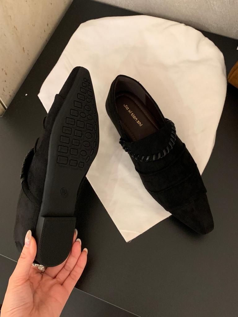 2025 early autumn new soft-soled shoes not tired feet single shoes women's shoes inner height increase fashion retro pointed black commuter shoes