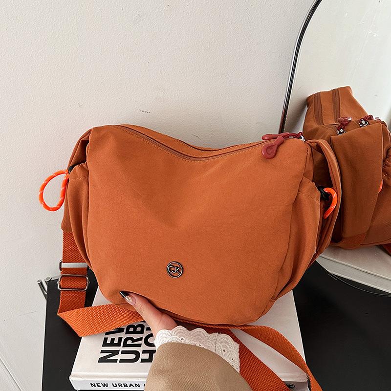 Large Capacity Messenger Bag Women'S Lightweight Shoulder Bag Simple Commuter Messenger Bag Sports Yoga Bag Cycling Carry-On Backpack