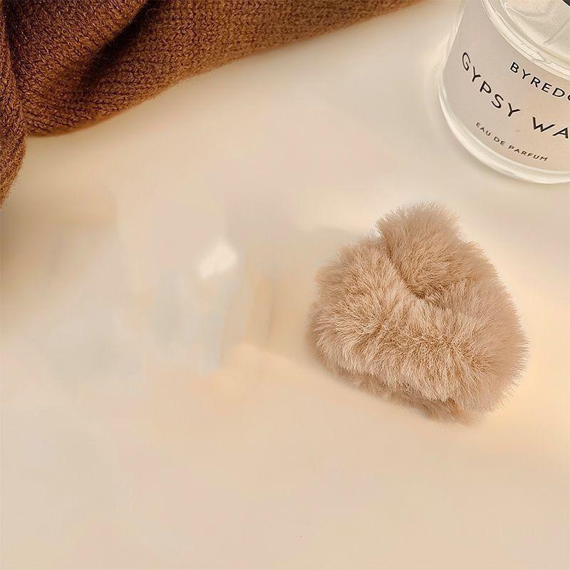 Large Plush Hair Clip: Autumn/Winter Volumizing Shark Clip for Women